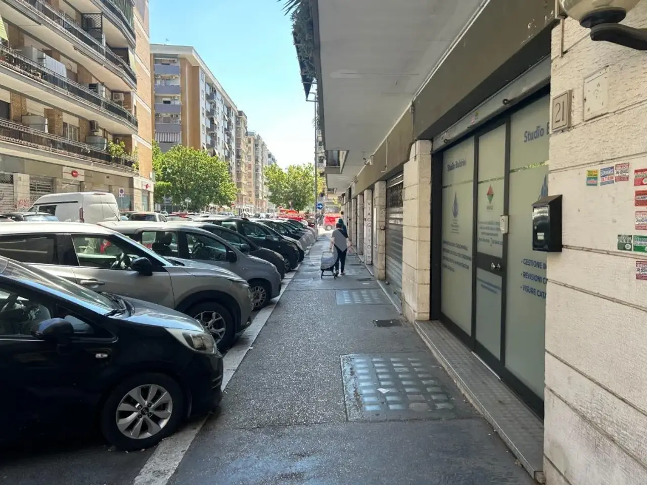 Negozio in Via Livilla 21, Roma, {3} - Foto 1