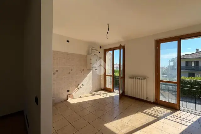 4-room flat in Via C. Battisti 82, Chiuduno - Photo 1