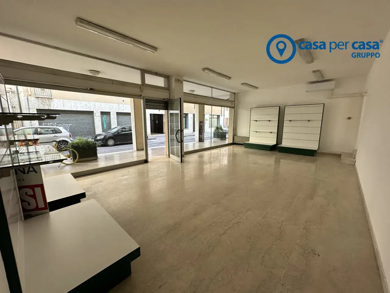 Negozio in Via Oberdan, 8, Rovigo, {3} - Foto 1