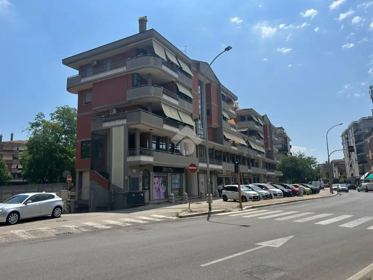 Negozio in Via Ugo Foscolo 4, Aprilia, {3} - Foto 2
