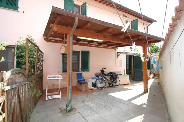 Detached house in Via Vittorio Veneto 30, San Giuliano Terme - Photo 1