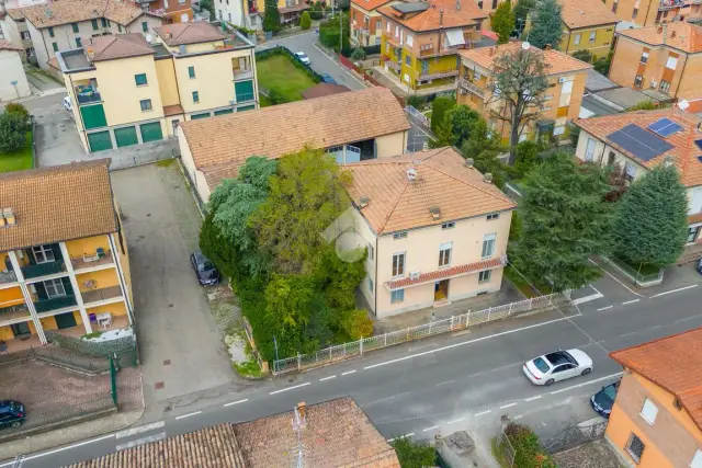 Mansion in Via G. B. Venturi 60, Bibbiano - Photo 1