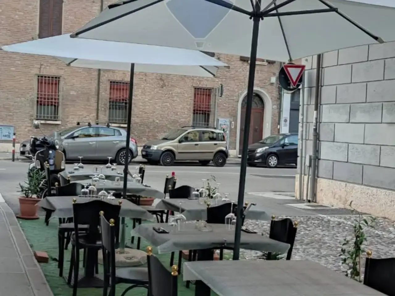 Esercizio commerciale in Corso Porta Po 38, Ferrara, {3} - Foto 2
