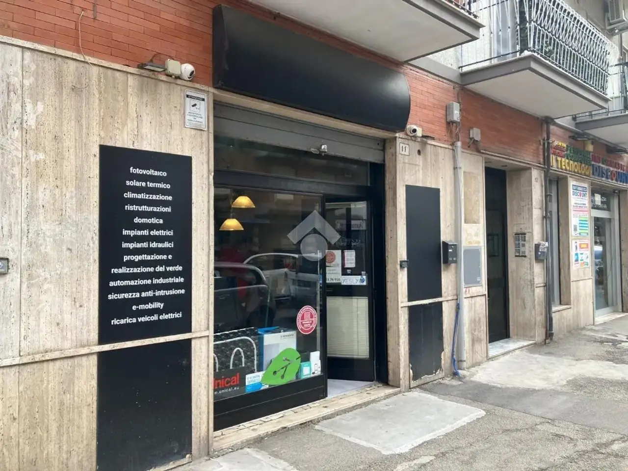 Negozio in Via Vittime Civili 11, Foggia, {3} - Foto 2