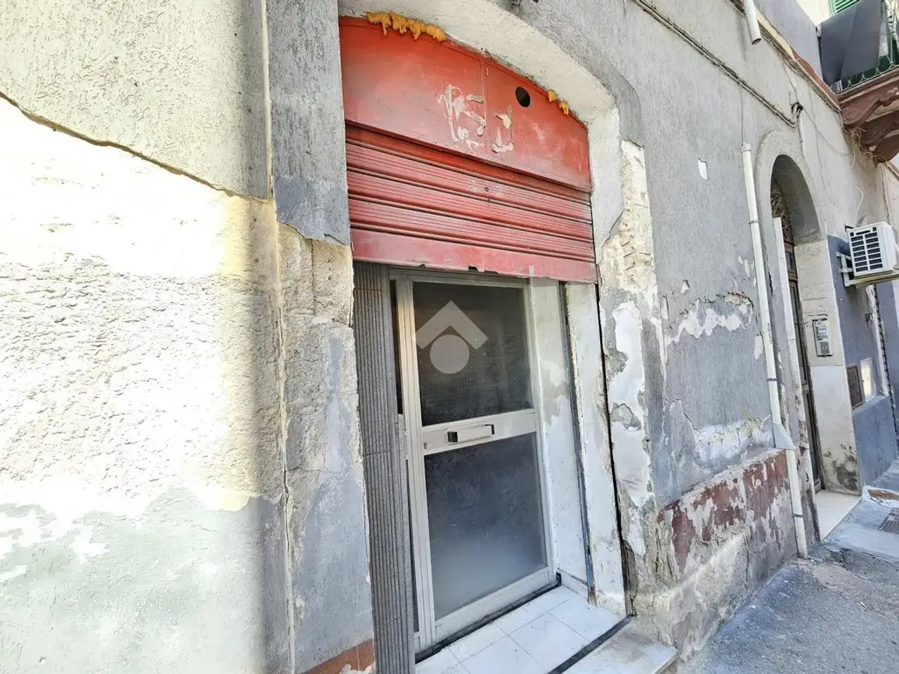 Magazzino in Via Giovan Giovine 64, Taranto, {3} - Foto 2