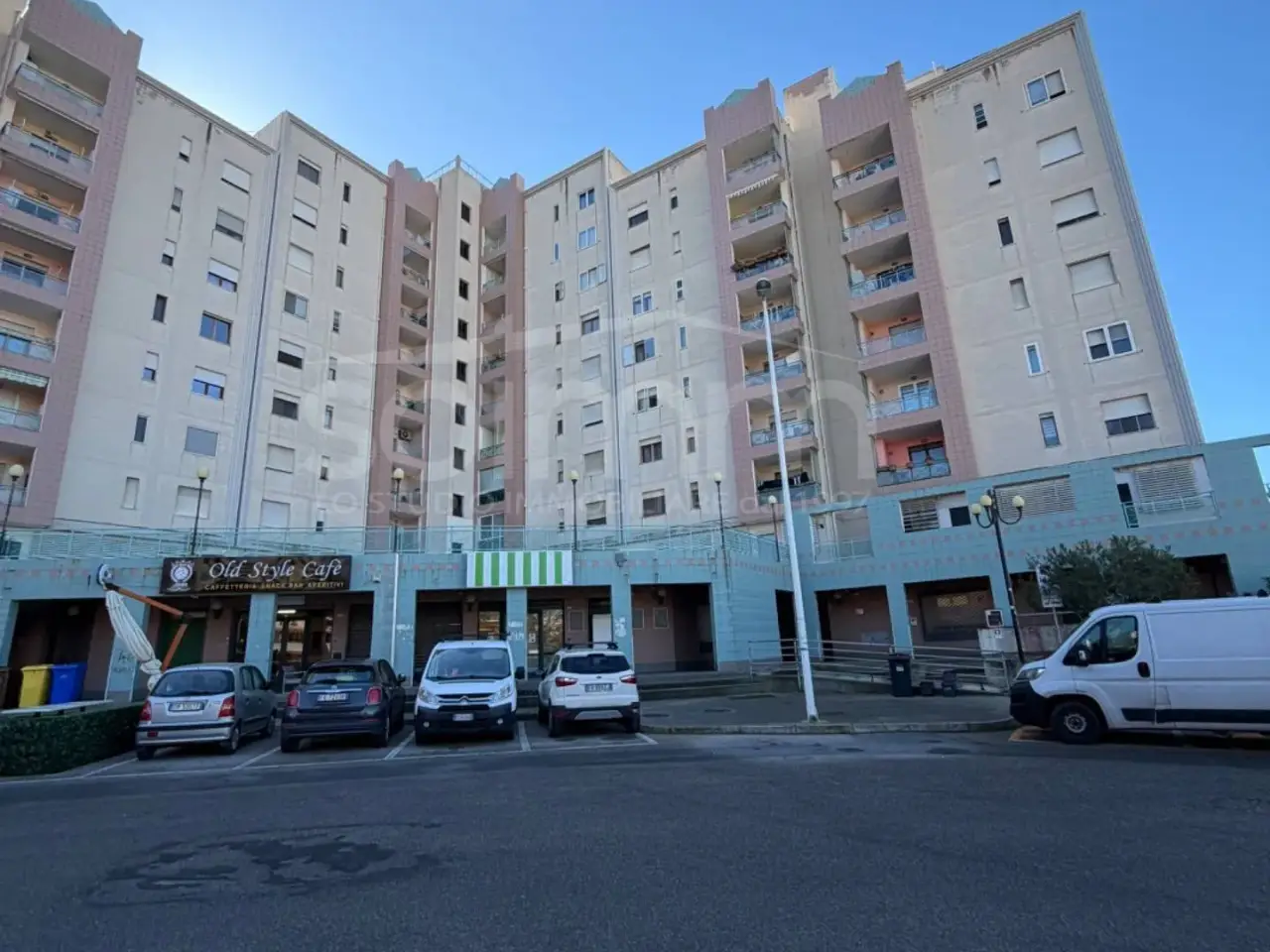 Negozio in Via Francesco Alziator 24, Cagliari, {3} - Foto 1