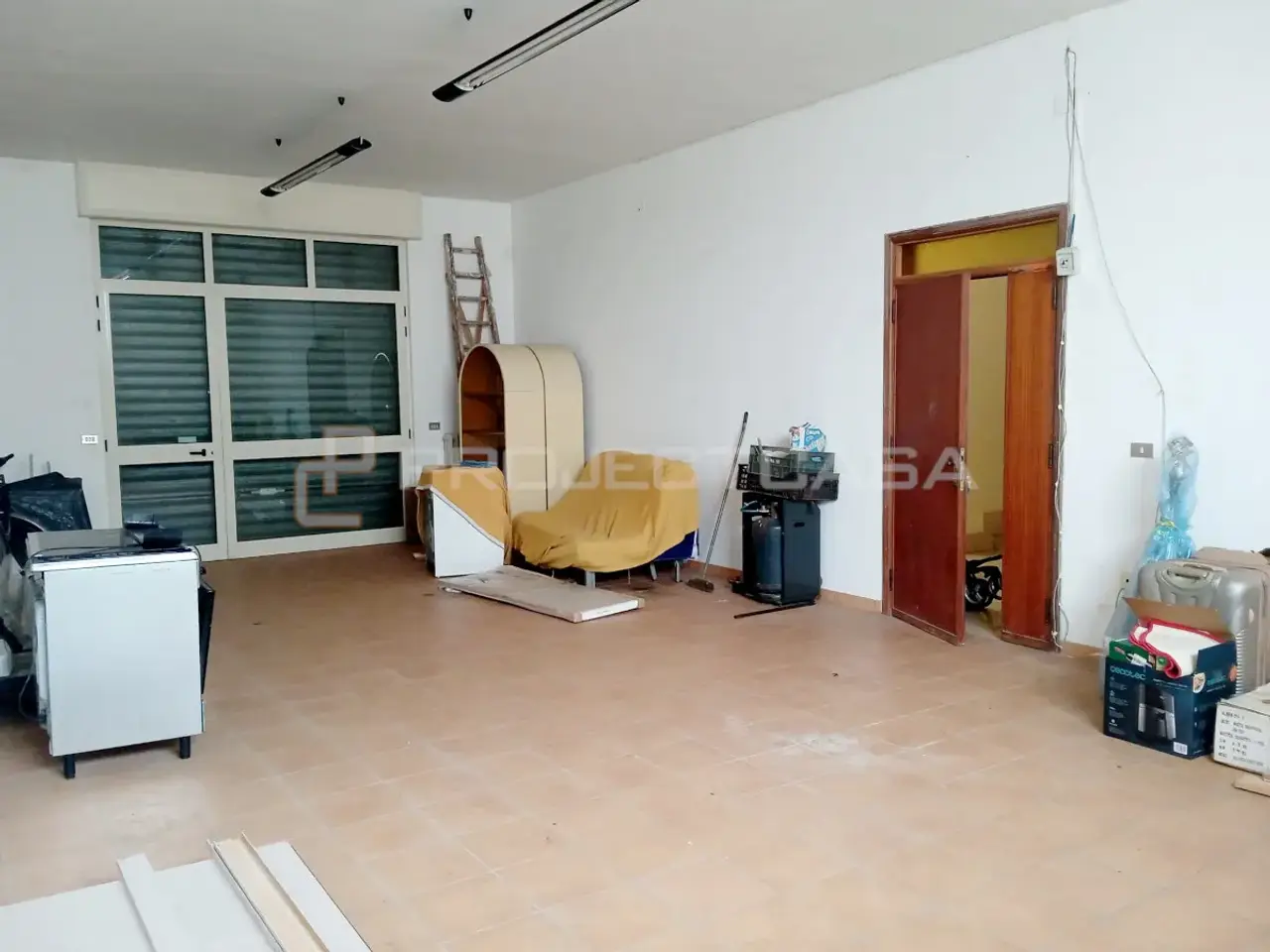 Negozio in Via Malta, Scorrano, {3} - Foto 1