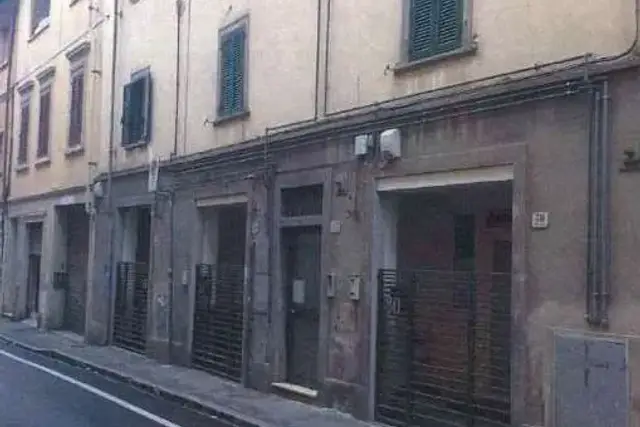 Vierzimmerwohnung in Via Filippo Strozzi , Prato - Foto 1