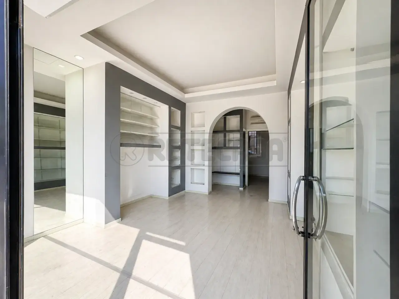 Palazzina commerciale in Via dei Colli 33, Padova, {3} - Foto 1