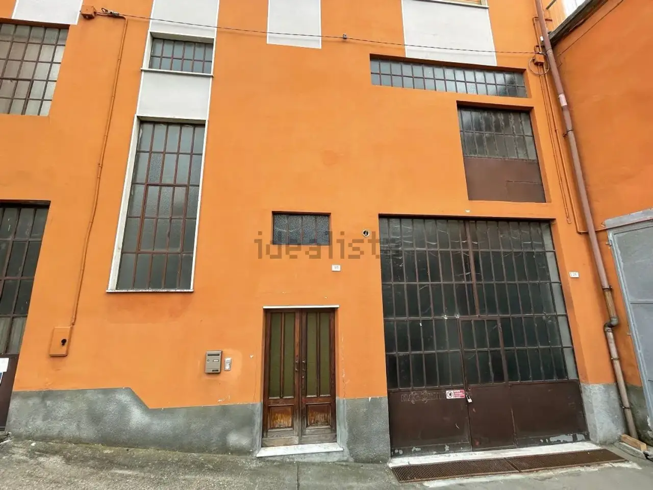 Locale commerciale in , Santo Stefano Belbo, {3} - Foto 1