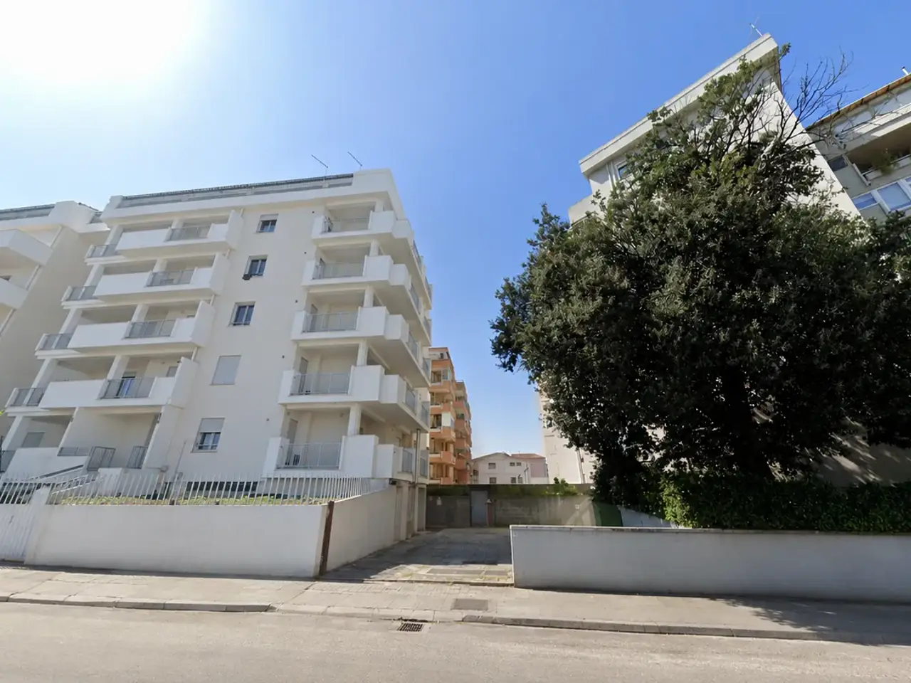 Parcheggio chiuso in Via Giuseppe Biasi 1, Cagliari, {3} - Foto 1