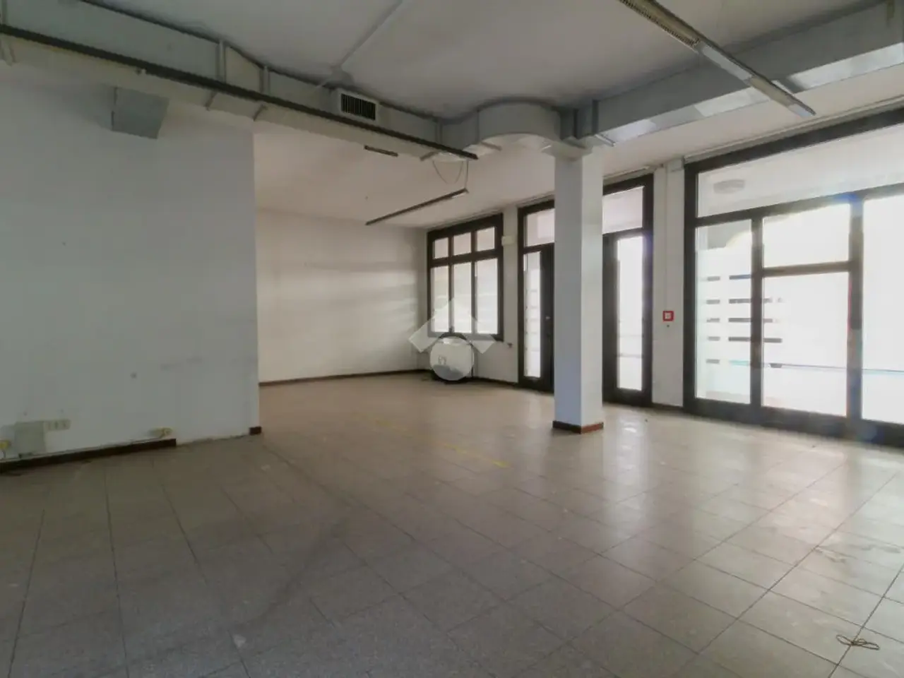 Negozio in Via Luigi Semenza, Verolanuova, {3} - Foto 2