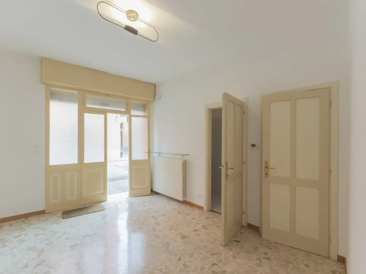 Ufficio in Via Vittorio Veneto 10, San Pietro In Casale, {3} - Foto 1