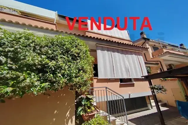 Terraced house in Via Portico Placidiano, Fiumicino - Photo 1