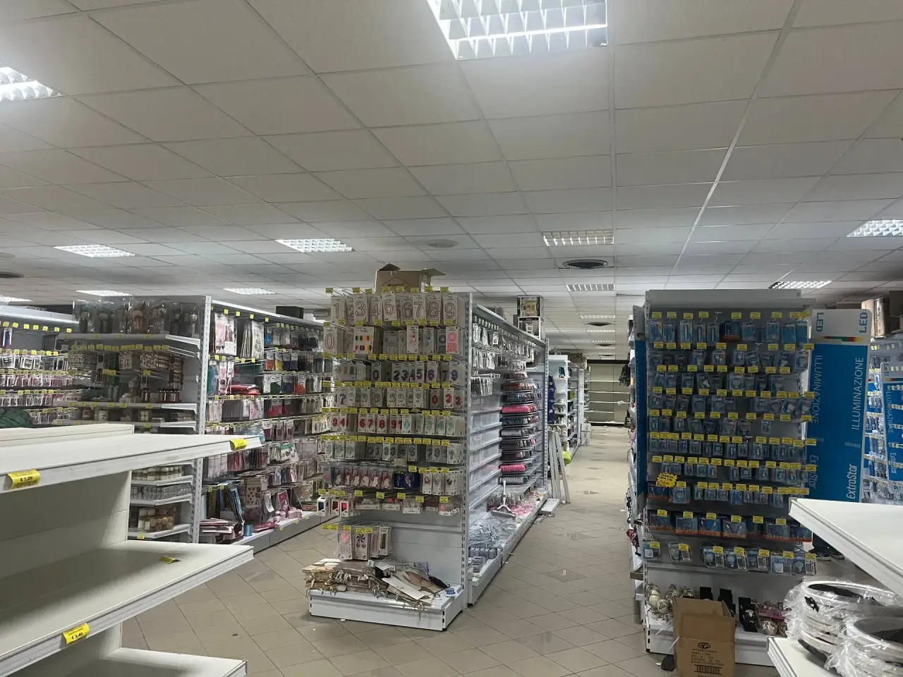 Esercizio commerciale in Via Lunigiana 12, Aulla, {3} - Foto 2