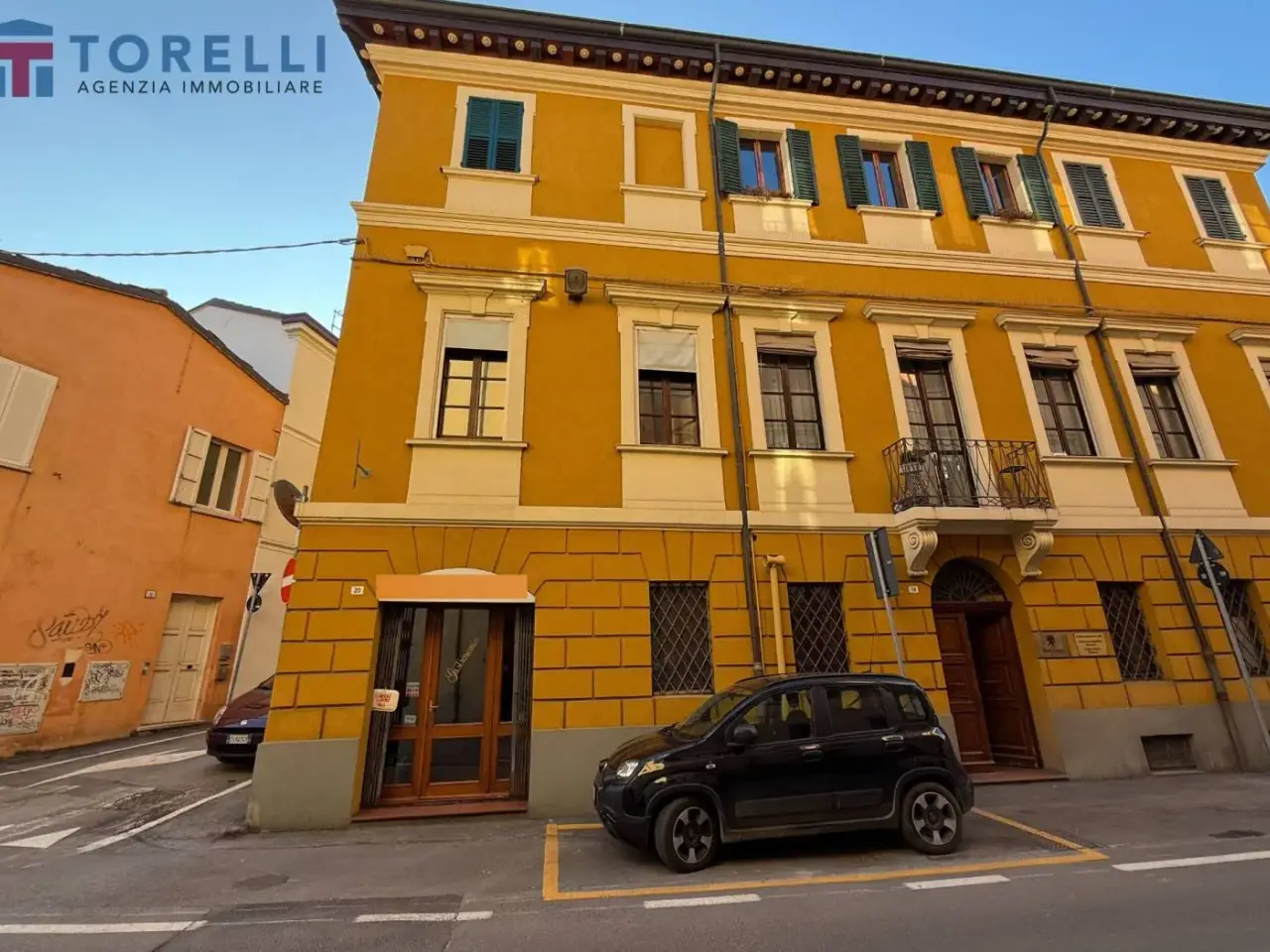 Negozio in Via Manfredi 20, Cesena, {3} - Foto 1