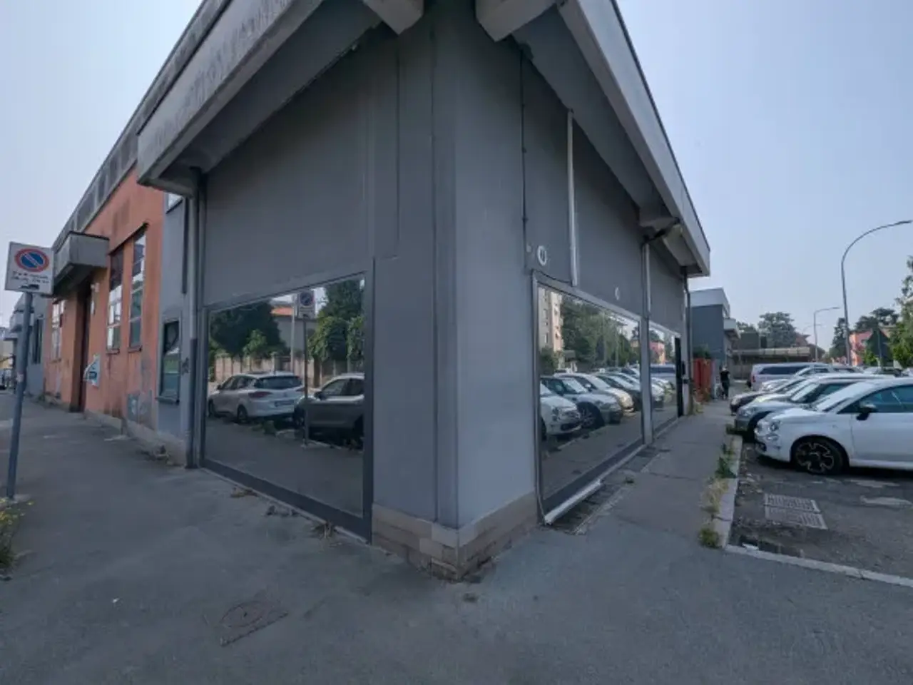 Negozio in Via Lazzaro Spallanzani 22, Legnano, {3} - Foto 2