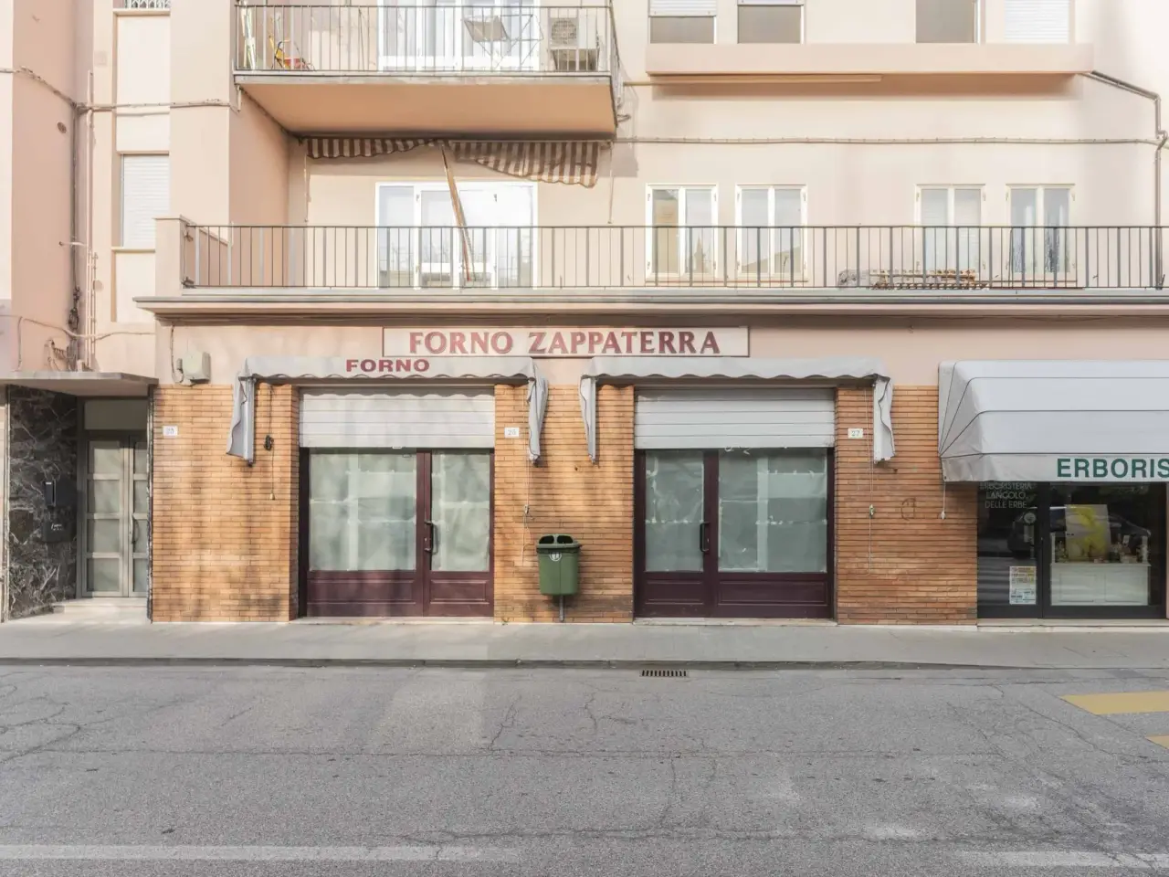 Negozio in Via Roma 25-27-33, Poggio Renatico, {3} - Foto 2