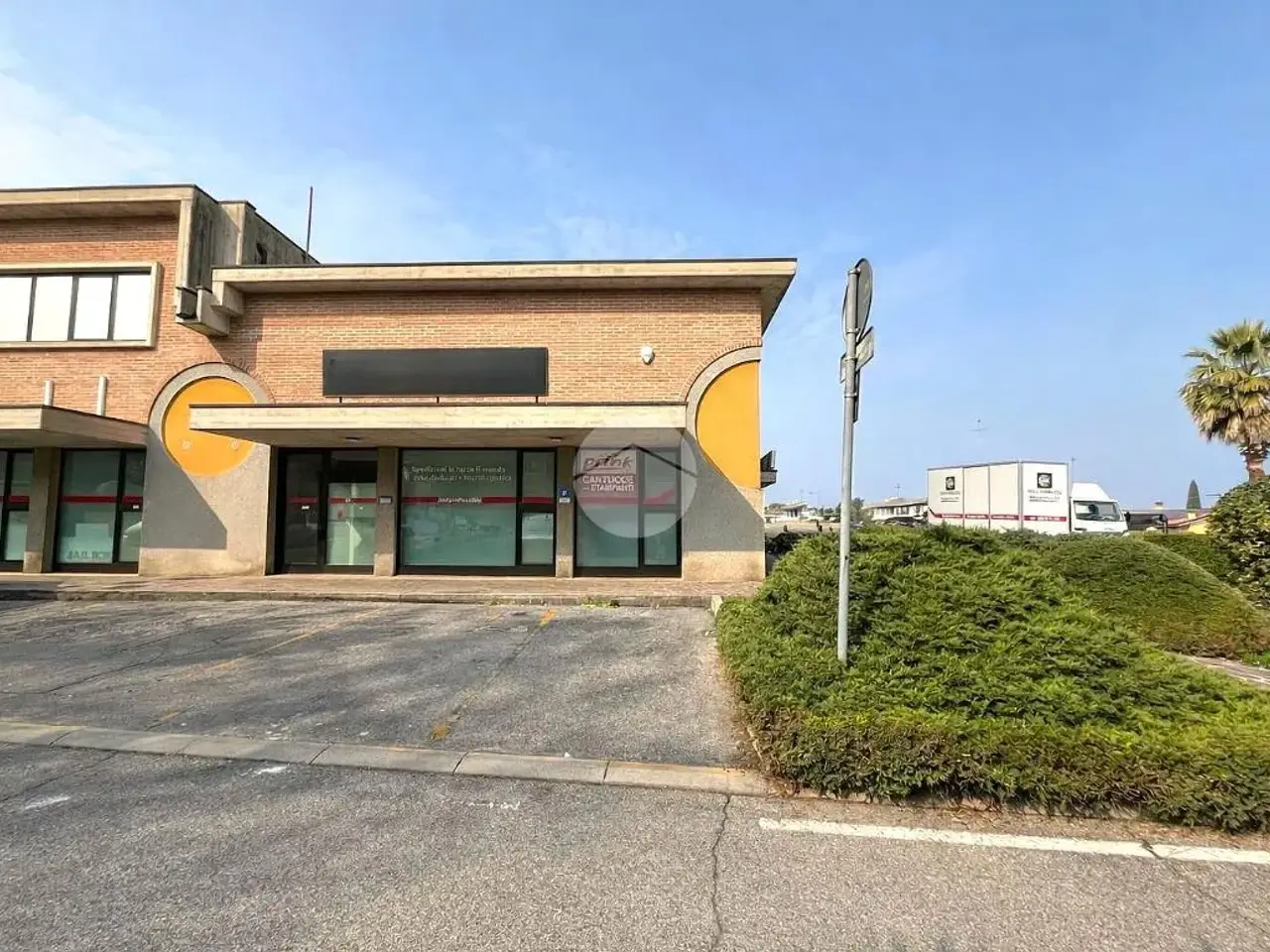 Negozio in Via Alcide De Gasperi 4, Desenzano Del Garda, {3} - Foto 2