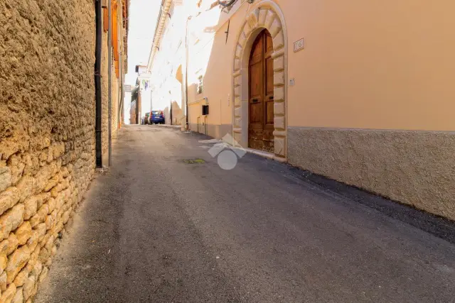 Quadrilocale in Via Grifo 6, L'Aquila - Foto 1