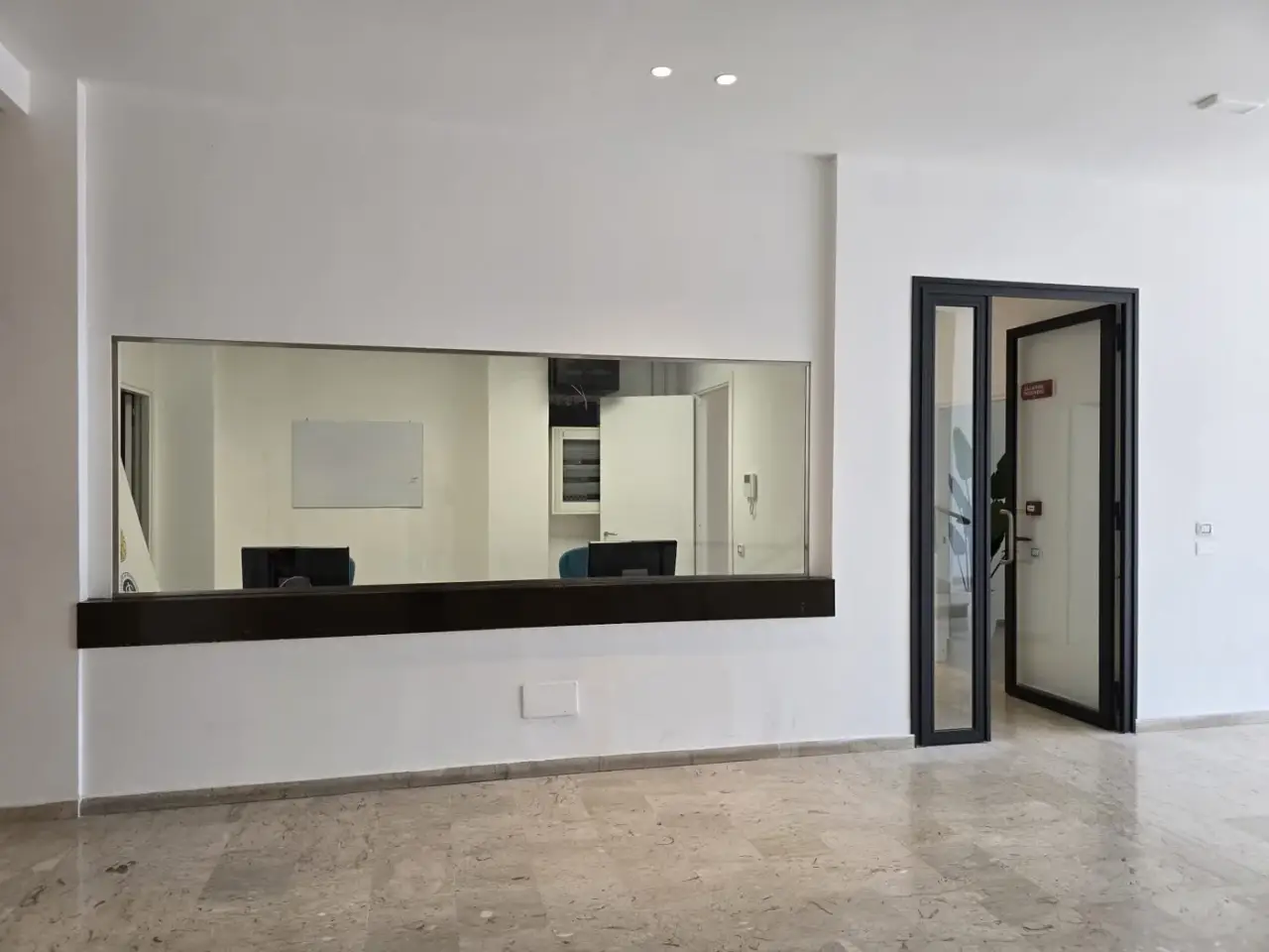Ufficio in Via Lincoln 21, Palermo, {3} - Foto 1