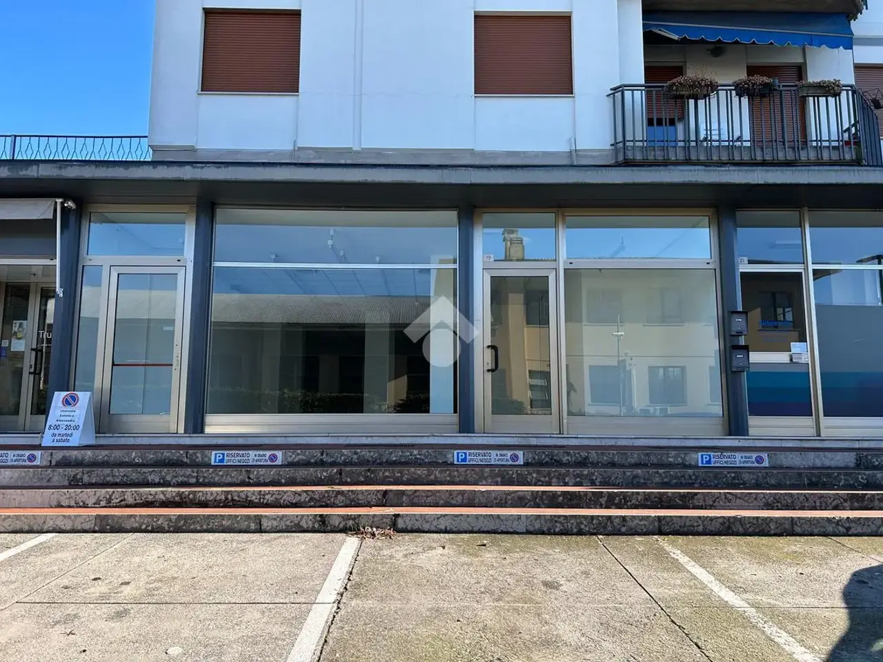 Negozio in Via Erizzo 19, Valdobbiadene, {3} - Foto 1