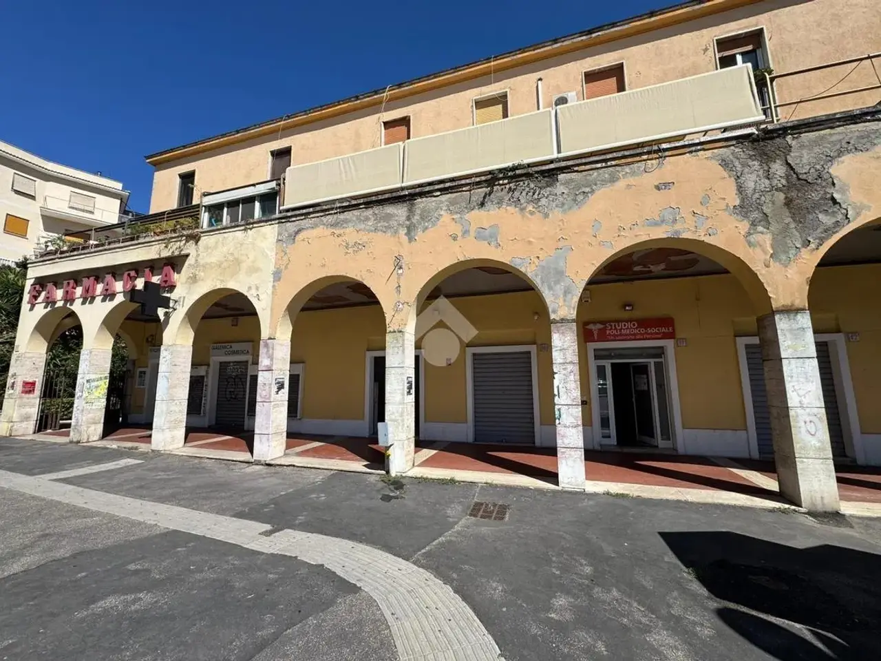 Negozio in Piazza Alfonso Capecelatro 9, Roma, {3} - Foto 1