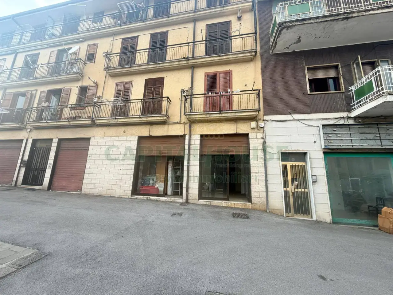 Negozio in Via Francesco Tedesco 151, Avellino, {3} - Foto 1