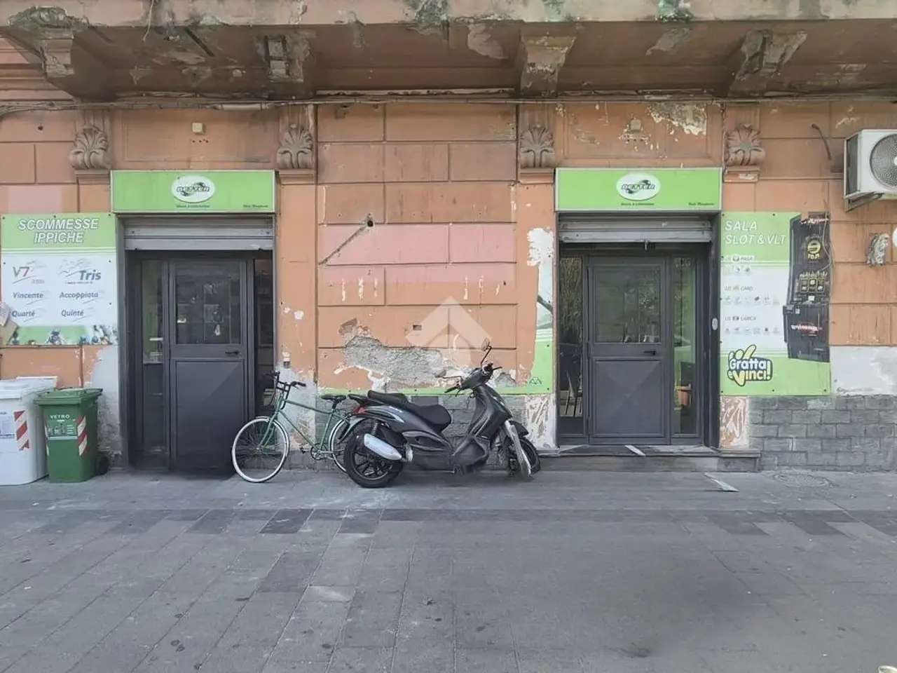 Negozio in Viale Margherita 2, Napoli, {3} - Foto 2
