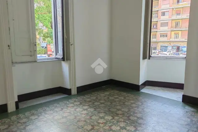 4-room flat in Largo Rosolino Pilo 14, Catania - Photo 1