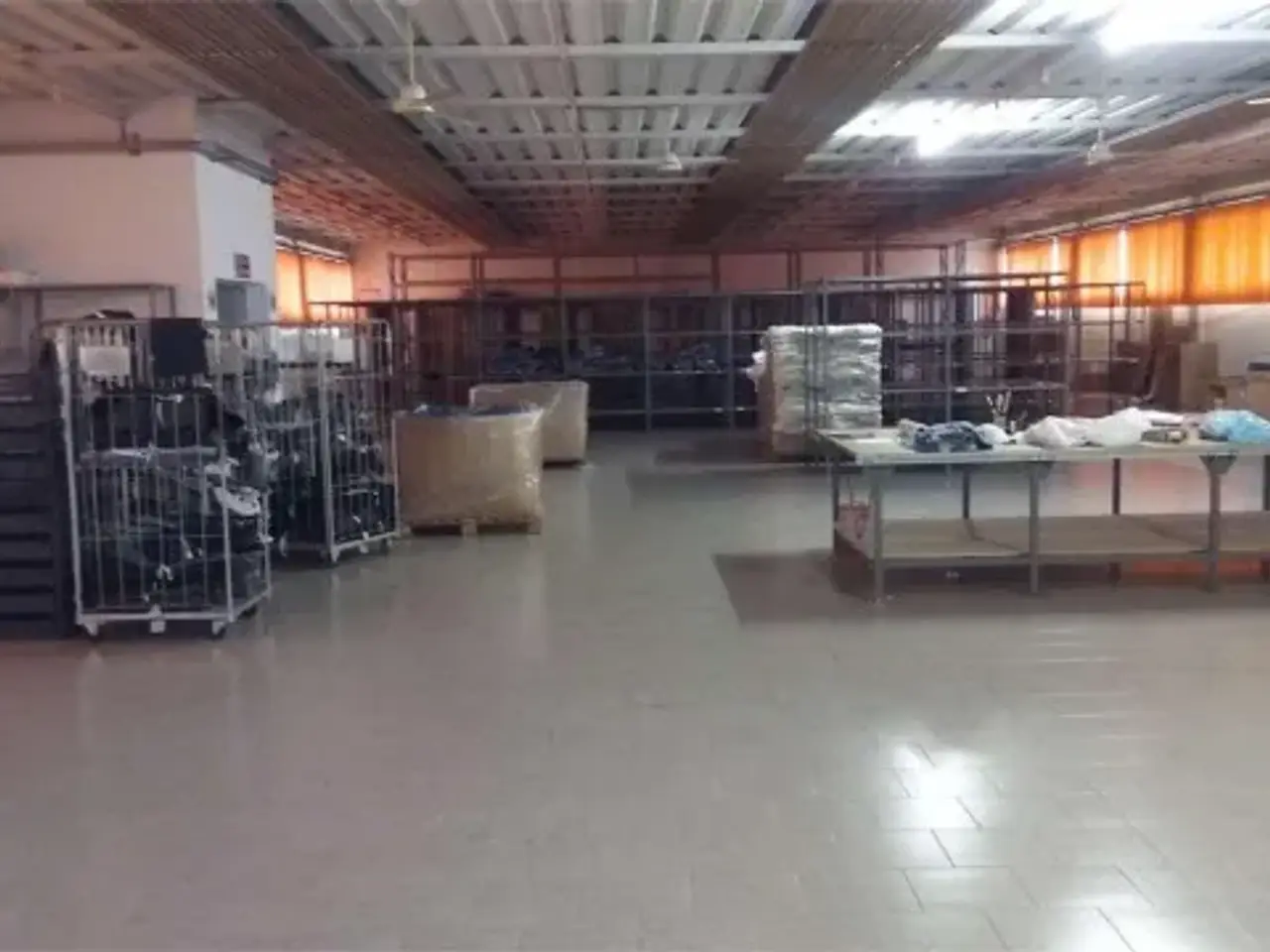 Capannone in , Senago, {3} - Foto 1