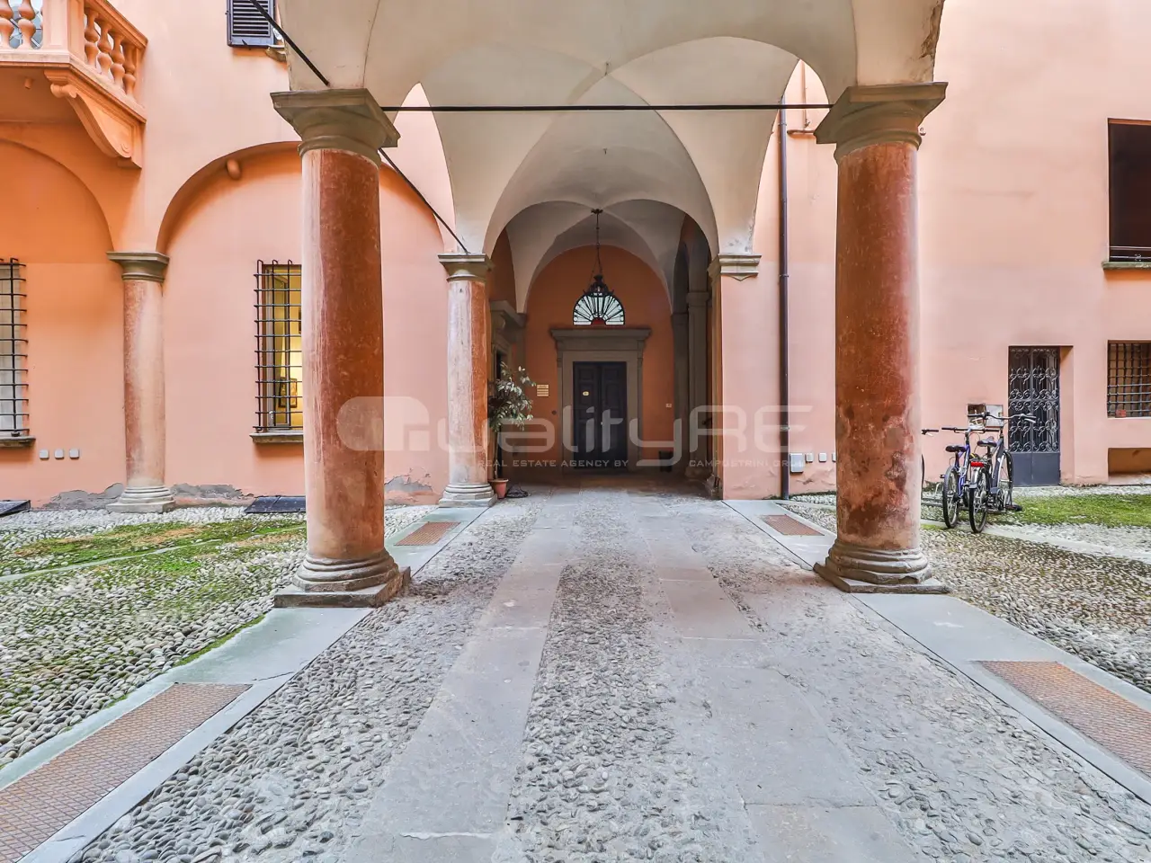 Ufficio in Via Borgonuovo 10, Bologna, {3} - Foto 1