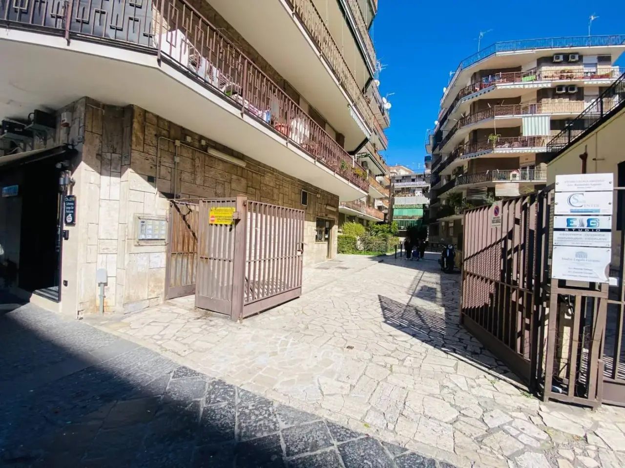 Ufficio condiviso in Corso Giuseppe Garibaldi 162, Portici, {3} - Foto 1