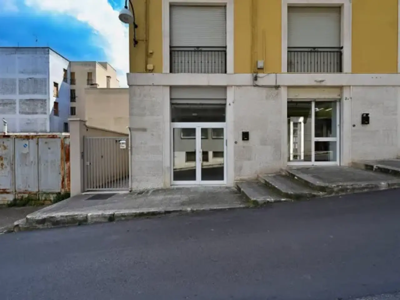 Negozio in Via Tenente Giuseppe Pugliese 6, Putignano, {3} - Foto 2