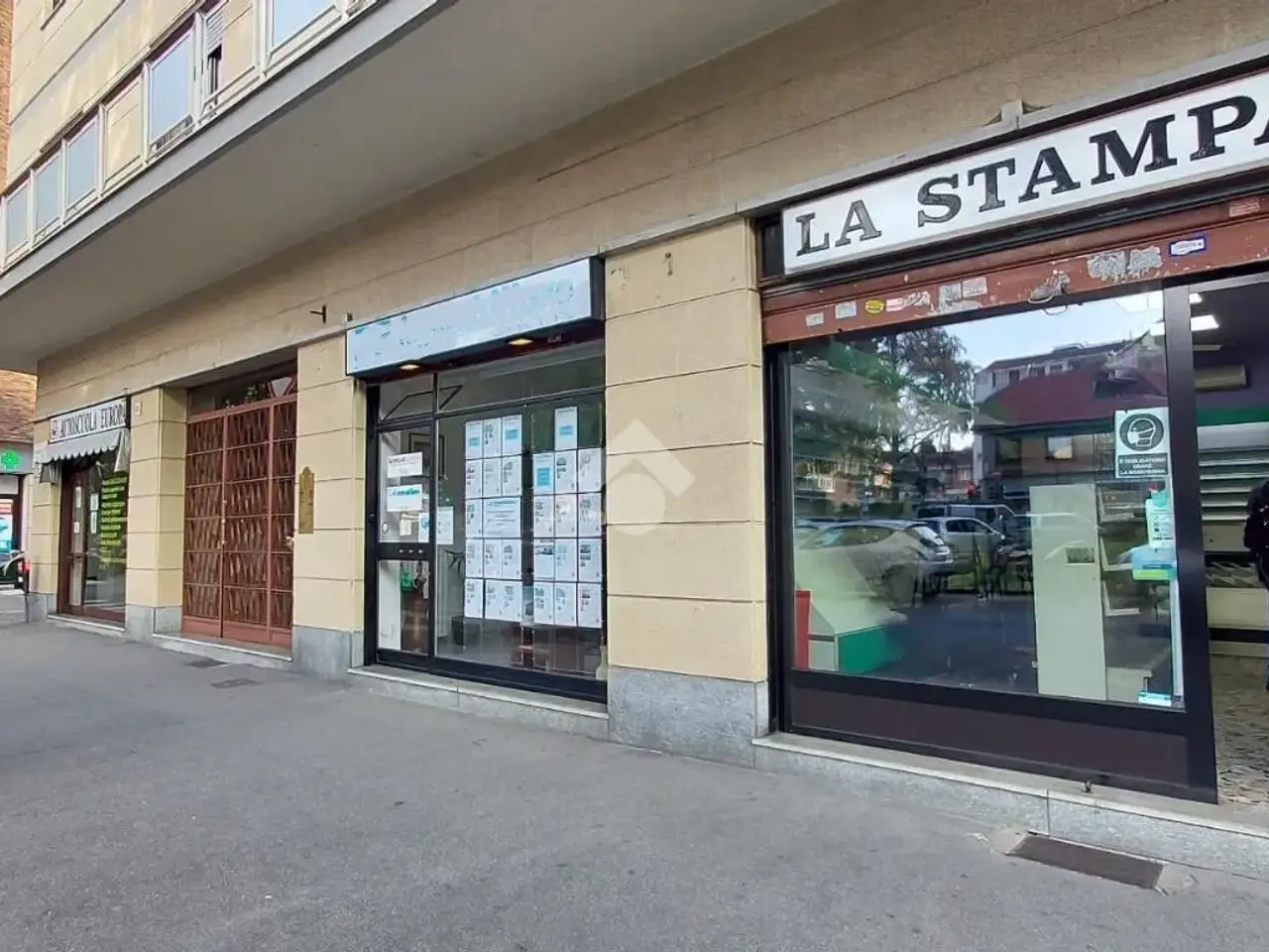 Negozio in Corso Bernardino Telesio 68, Torino, {3} - Foto 2