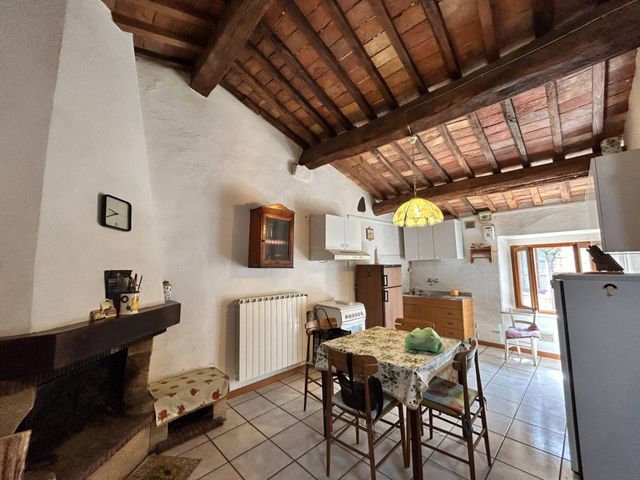 4-room flat in Via del Piastriccio, Chianni - Photo 1