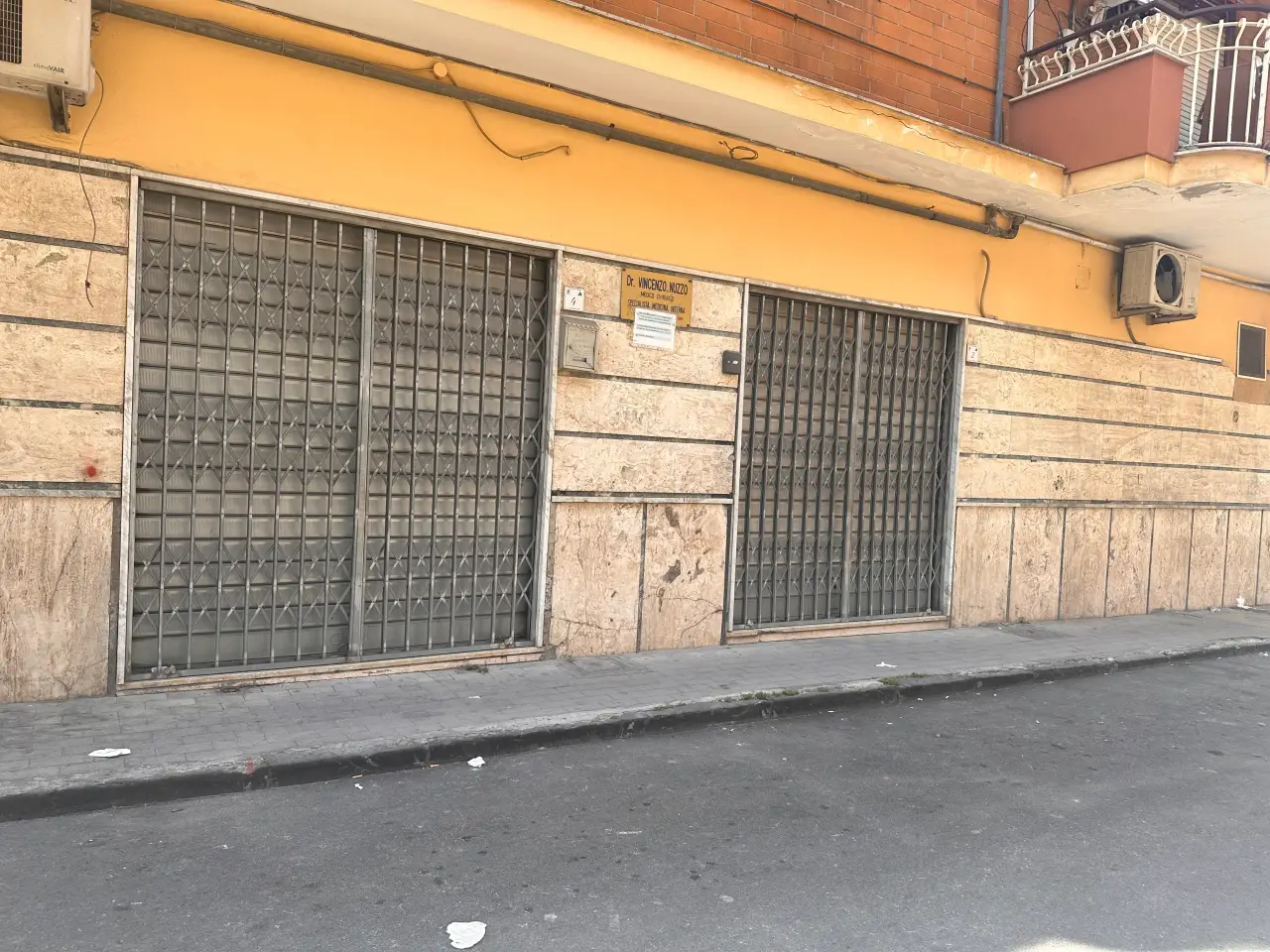 Negozio in Via Giovambattista del Tufo 2/4, Acerra, {3} - Foto 1