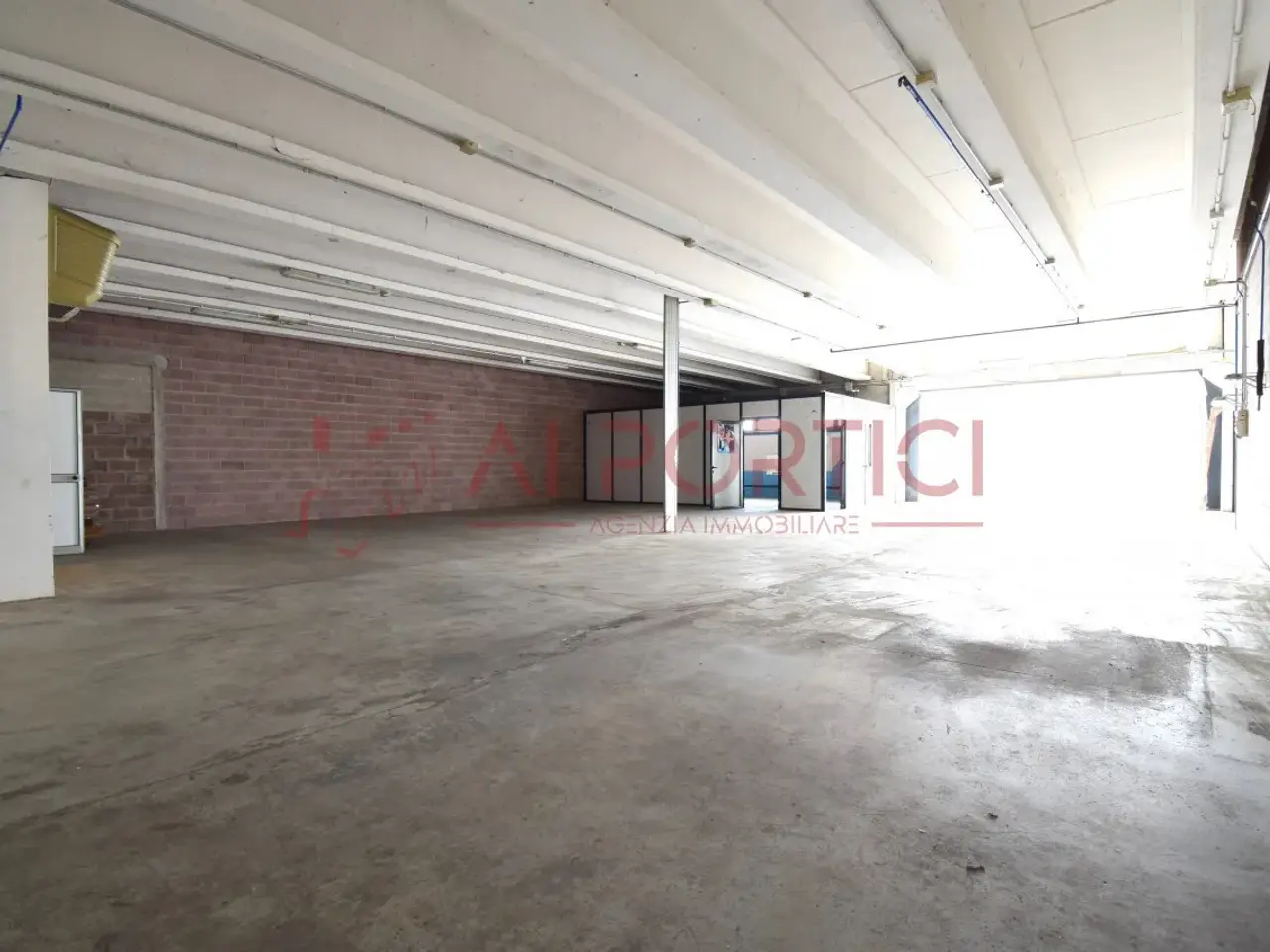 Capannone in Viale Stazione, Pontelongo, {3} - Foto 1