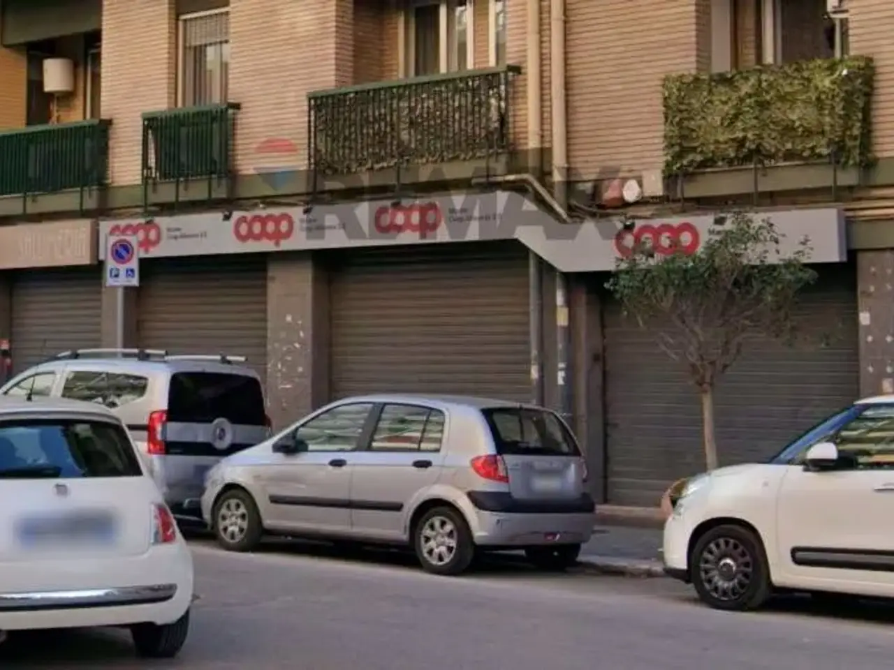 Negozio in Via Brigata E Divisione Bari 108 - 110, Bari, {3} - Foto 2