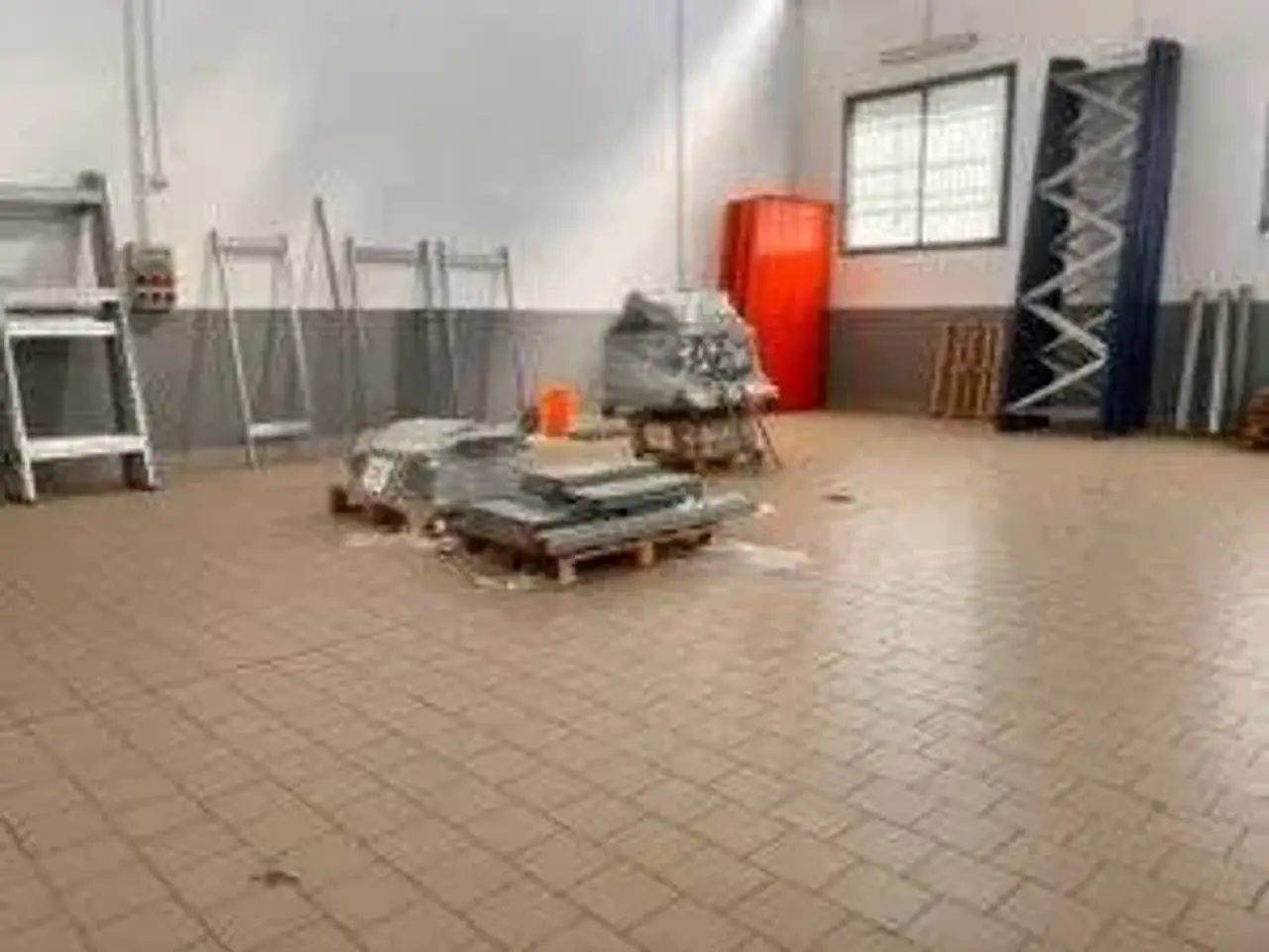 Esercizio commerciale in Via Carceri Vecchie, San Giorgio A Cremano, {3} - Foto 2