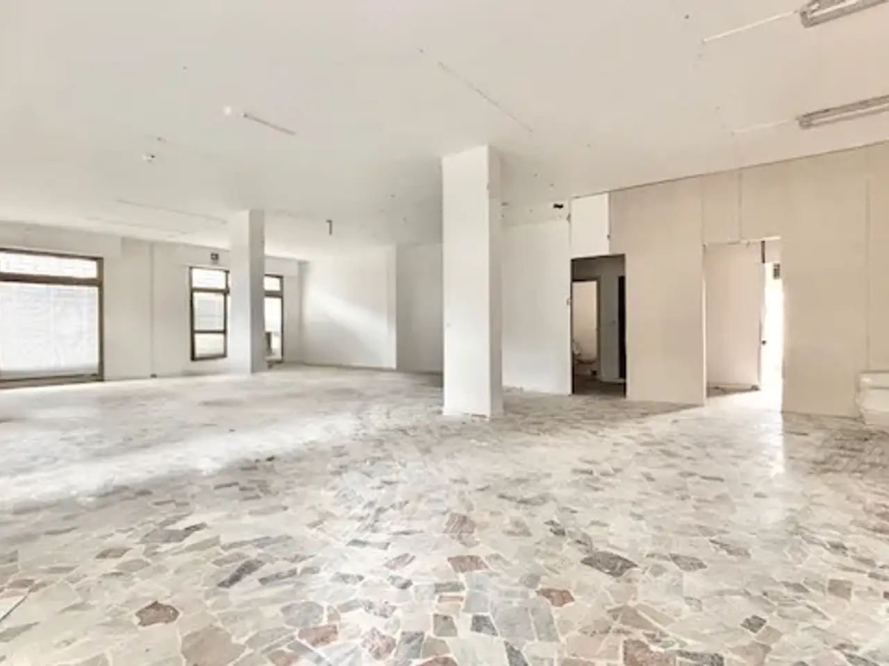 Negozio in , Sesto Fiorentino, {3} - Foto 1