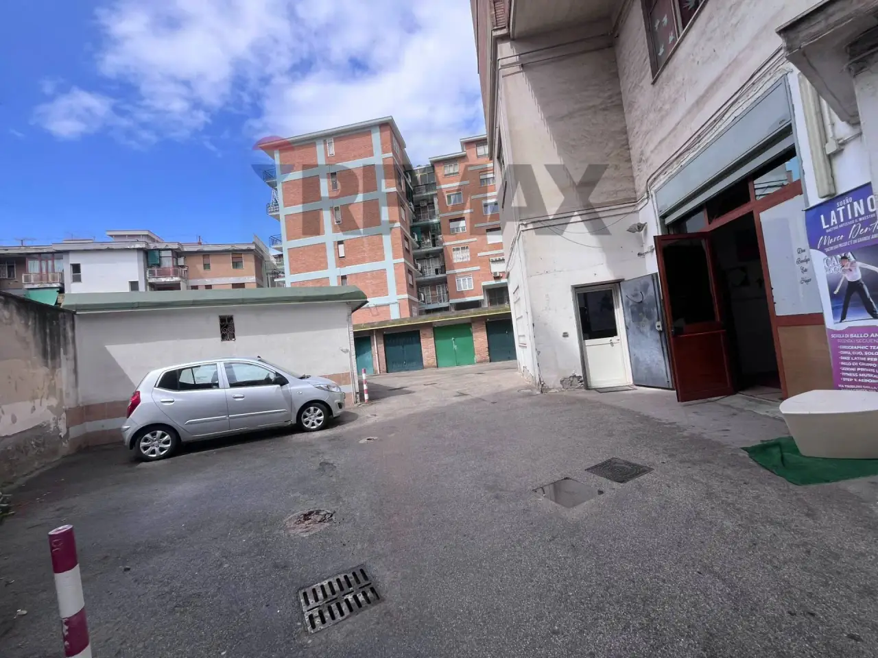 Negozio in Via Tribuni della Plebe Snc, Napoli, {3} - Foto 1