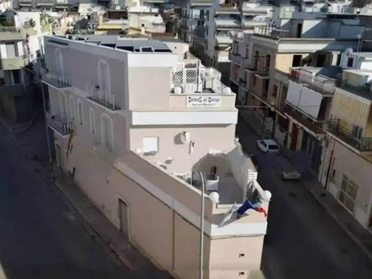 Palazzina commerciale in Via Guglielmo Oberdan, Canosa Di Puglia, {3} - Foto 1