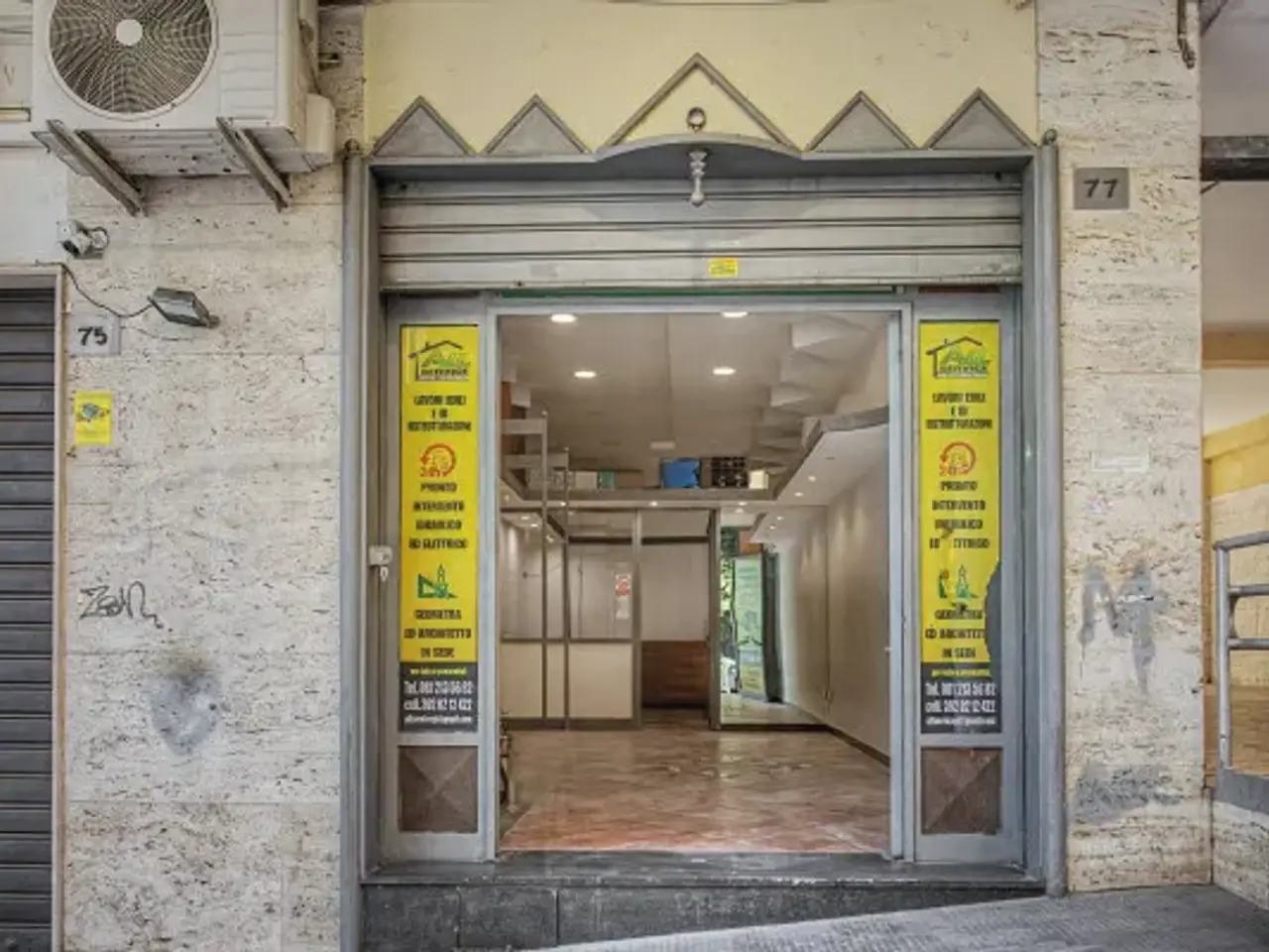 Negozio in Vico Acitillo 85, Napoli, {3} - Foto 1