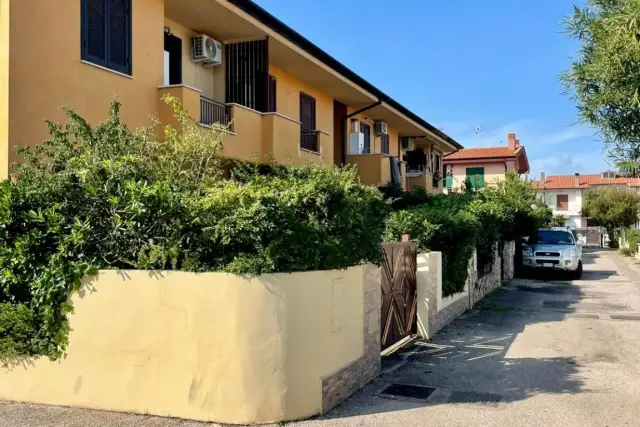 Terraced house in Via Giuliano dei Medici, Terracina - Photo 1