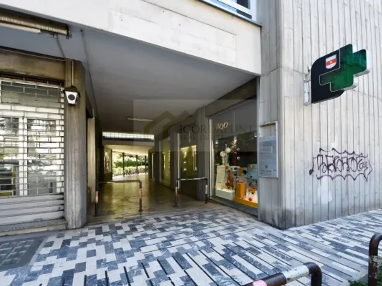 Negozio in Via Orazio, Bolzano, {3} - Foto 1