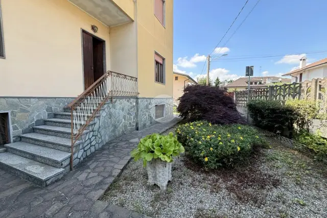 4-room flat in Via Dante Alighieri 29, Vanzago - Photo 1