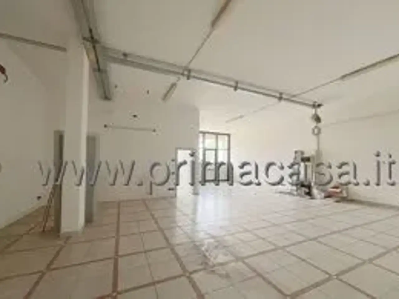 Palazzina commerciale in Via Marosticana 81, Dueville, {3} - Foto 1