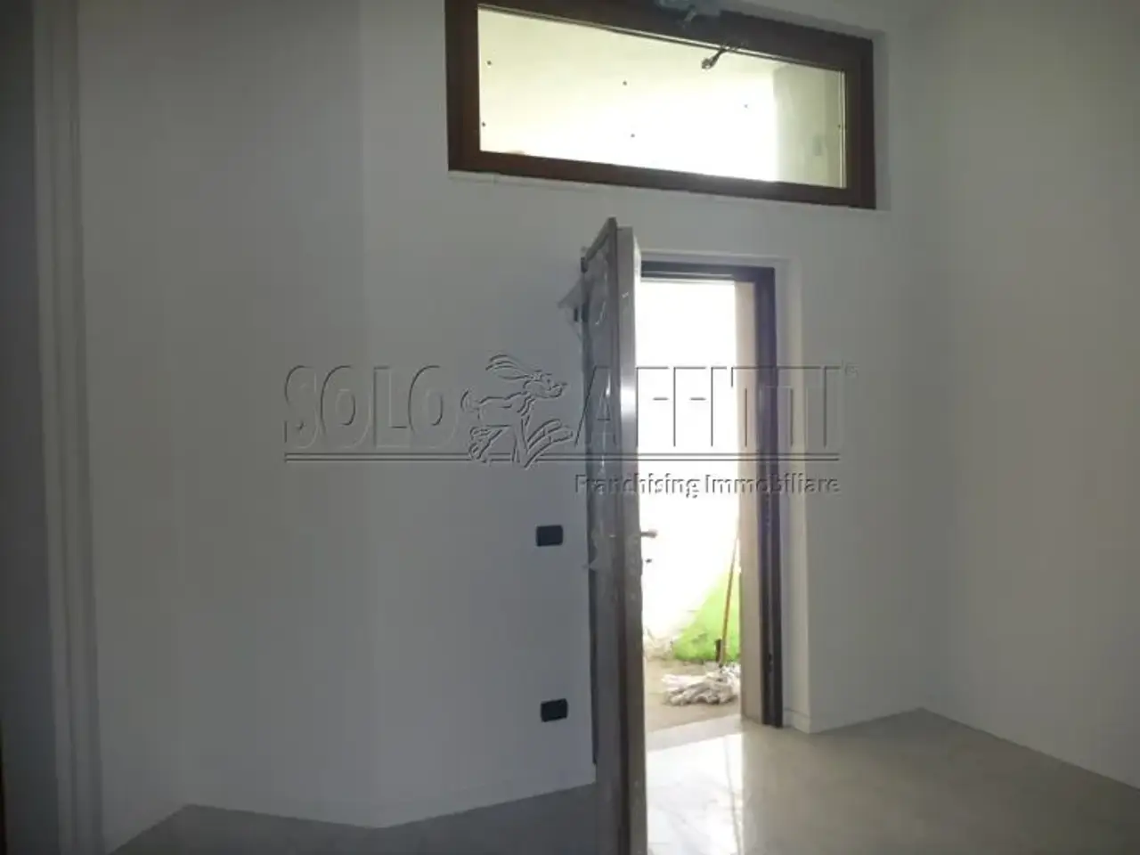 Ufficio in VI Banfi 11, Legnano, {3} - Foto 1