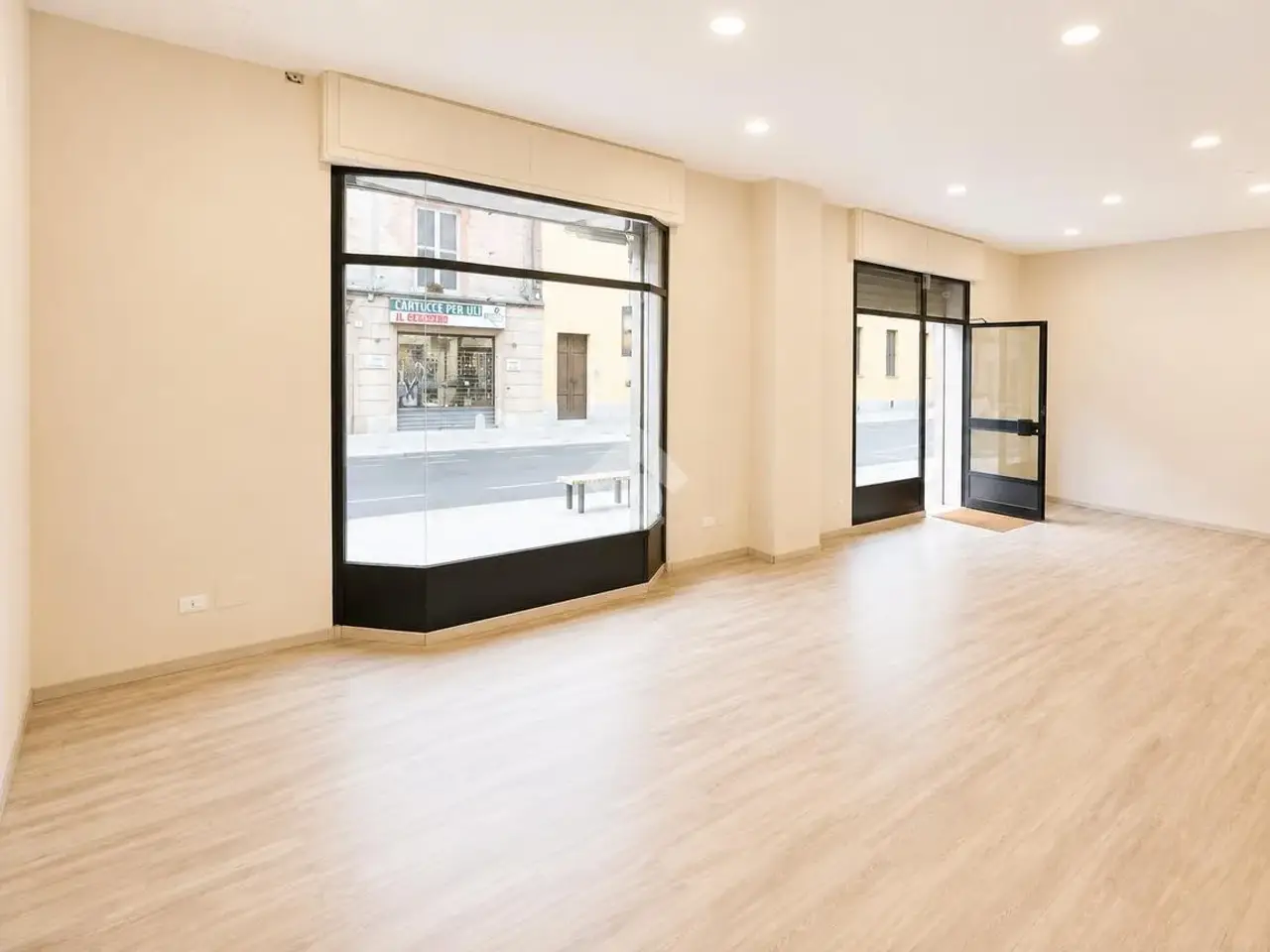 Ufficio in Via Vittorio Veneto, Cassano D'Adda, {3} - Foto 1
